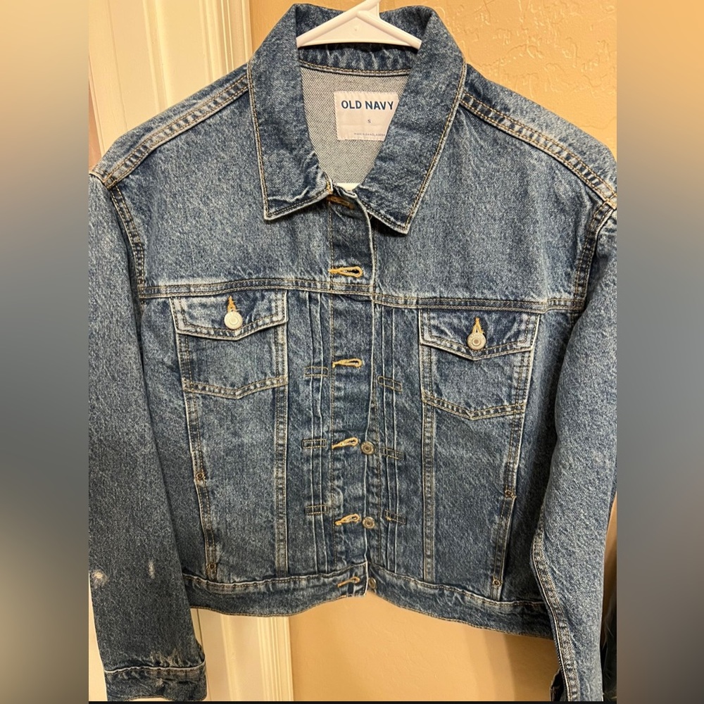 Medium wash jean jacket